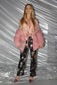E tra uno strip e l'altro ci ha rivelato per chi batte il suo cuore e perché piero chiamb. Fiammetta Cicogna Moncler Genius Project Milan Fashion Week 02 20 2018 Celebmafia