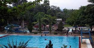 Wisata rembangan jember adalah sebuah wisata yang berlokasi di sebuah puncak pegunungan yang menonjolkan agrowisata. Pemandian Kebon Agung Kaliwates Pemandian Yang Berasal Dari Sumber Mata Air Watu Remuk Tempat Me