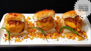 Mumbai Street Style Chura Vada Pav Recipe In Hindi How To Make Vada Pav At Home Poonam S Kitchen Youtube