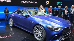 Hier wird sehr früh hoch und erst sehr spät heruntergeschaltet. Mercedes Amg Gt 4 Turer