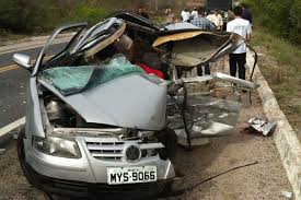 Resultado de imagem para IMAGENS DE ACIDENTE COM MORTOS NA ESTRADA br-304