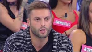 Trono Gay: scatta il pollaio in studio fra Claudio e Alan che sono usciti a  cena insieme (VIDEO)