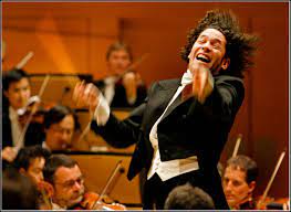 Female pubic hair trends have evolved greatly over the years. Gustavo Dudamel Simply Superb A Ratnam