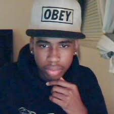 Marine Benoit (@MaryMary519)