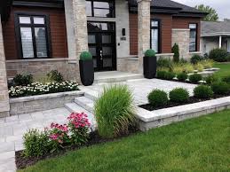 Landscaping Ideas For Front Yards And Backyards Should Not Be Ignored In Most Cases Peop Front House Landscaping House Landscape Front Yard Landscaping Design