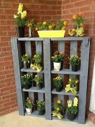 Pin By Corrine Young On Beautiful Diy Garden Pallets Rustic Garden Decor Diy Outdoor Furniture Rustic Gardens
