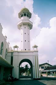 Established in the 1920s, kampung baru jamek mosque, was built upon the land contributed by bachik abdullah in the 1880s. Masjid Jamek Kampung Baru