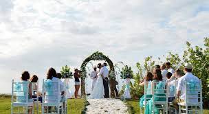 Love Kiss On The Cliff New Kuta Golf Cliff Wedding Package Bali Wedding Wedding Package Golf Wedding