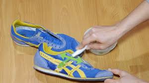 Maybe you would like to learn more about one of these? Cara Membuat Sepatu Kets Terlihat Baru Kembali 15 Langkah