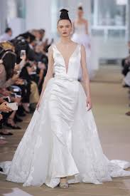 Wir zeigen die schönsten brautkleider, die je auf den internationalen laufstegen zu sehen waren. Brautkleider Trends 2018 Die Schonsten Hochzeitskleider
