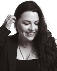 Happy birthday muse ❤️ . . Feliz aniversário musa. Te amamos ❤️🎊 @amylee  #happybirthday #amylee #amy #muse #love #ev #fy