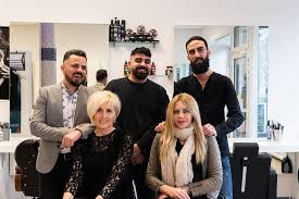 Und die aussichten für die völker unseres landes bleiben nicht rosig. Ponyschnitt In Munchen Treatwell