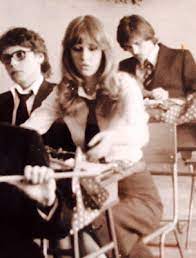 Fantasztikus formában van sütő enikő, aki a fem3 café vendége volt. Igy Nezett Ki Suto Eniko Erettsegizo Diaklanykent Felismerned A Kepen Hazai Sztar Femina