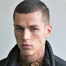 Potongan rambut ''fade'' biasanya pendek, bahkan hampir botak, dekat dengan tengkuk leher. Fade Model Rambut Botak Skin Bpatello