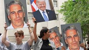 Auf einer davon sollen die angeblichen sexpartys mit minderjährigen stattgefunden. Zwei Tage Vor Seinem Tod Epstein Verfasste Testament Aktuell Amerika Dw 20 08 2019