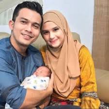 Gandingan saharul ridzwan bersama rasya rizrose memang agak padan hinggakan ada yang menganggap bahawa saharul masih bujang. Biodata Saharul Ridzwan Pelakon Kacak Berasal Dari Pahang Azhan Co