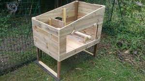 En revanche, un carport sur mesure réalisé par une entreprise aura une tout autre allure. Poulailler 2 Poules Plan Poulailler 2 Poules Poulailler Poulailler Simple