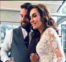 Ο γρηγόρης αρναούτογλου συνάντησε για πρώτη φορά, στο «the 2night show» τη γιώτα γρίβα. Nty8hke Nyfh H Fwnara Toy Dhmotikoy Tragoydioy Giwta Griba