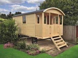 Holz Bauwagen Mit Seitentur Outdoor Living Bed And Breakfast House Design
