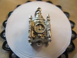 Fine Vintage & Antique Bracelets & Charms for sale