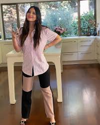 The comedian opened up about his recovery from addiction and confirmed that his girlfriend, olivia munn, is pregnant with. Lds3kf Aw00 Nm