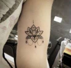 34 Trendy Tattoo Handgelenk Mandala Klein Trendy Tattoos Lotus Flower Tattoo Flower Tattoos