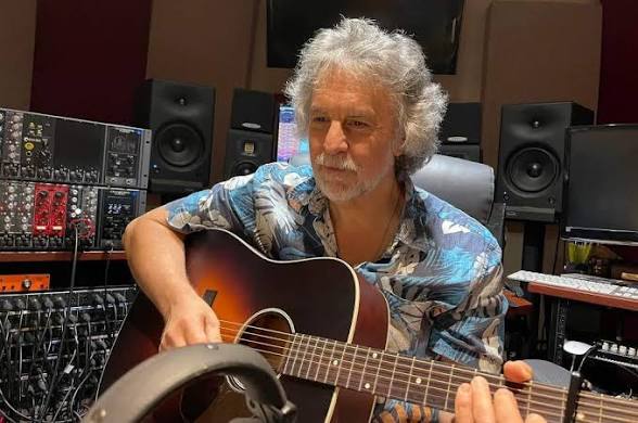 Tommy Detamore guitar