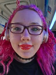 Hi! I'm Venus/Closet Skater ✨ Roller-dancing for you in the breakfast room  🥞 to #charliehunter 💕