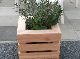 Kg neuer weg nord 47 69412 eberbach. Ein Selbstgebauter Blumenkubel Fur Den Garten Blumenkubel Mehr Details Findet Ihr Hier Http Www Toom Baumarkt De Selbermac Blumenkubel Kubel Bauen Mit Holz