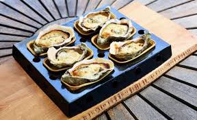Ile D Oleron Un Traiteur Invente Les Huitres Surgelees A Gratiner Et C Est Un Veritable Succes Alimentation Ile D Oleron Huitres