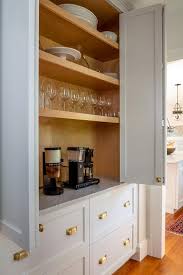 Instead, it relies on thicker box construction for. Versace Hexagonal Smoke Highball Glasses Set