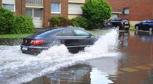 In der nacht auf freitag zog ein heftiges unwetter über essen und mülheim! Monchengladbach Unwetter Sorgt In Giesenkirchen Fur Uberschwemmungen