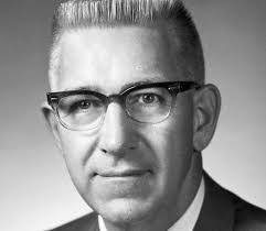 Earl Dewitt's Instagram, Twitter & Facebook