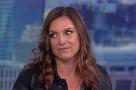 Paula Ferris's Instagram, Twitter & Facebook