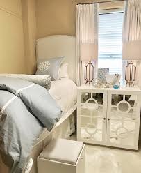 While this pairing can play well in all areas of the home, it's the bedroom—a quiet retreat—in which the shades truly shine. Girls Dorm Room Decor Life On Summerhill