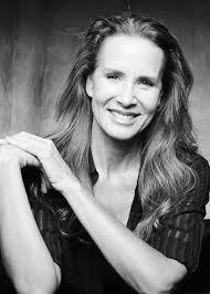 Cynthia Ickes's Instagram, Twitter & Facebook