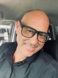 Hi! Happy 2024 ! I'd like to introduce myself to the group ! I am Colette,  currently living in a small town in Devon in the South West of England  United. I