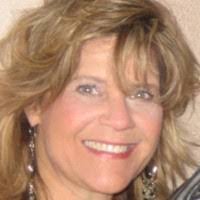 Deborah Pell's Instagram, Twitter & Facebook