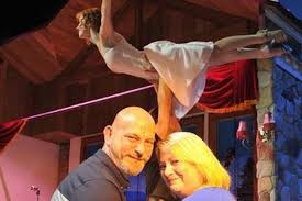 'dirty dancing' lift scene was not rehearsed more actress jennifer grey says she and patrick swayze never practiced the famous scene, and she will never do it again. Dirty Dancing Couple Who Ended Up In A E After Trying To Recreate Iconic Lift Are Shown How To Do It By Musical S Cast Bristol Live