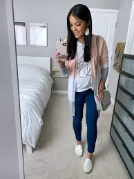 4 Comfy Casual Spring Outfits From My Early Spring Capsule Wardrobe In 2020 Spring Outfits Casual Everyday Casual Outfits Spring Outfits