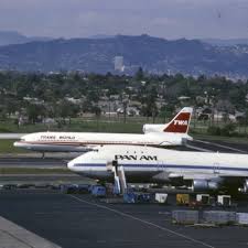 Twa L 1011 And A Pan Am 747 Airplane Aircraft Twa