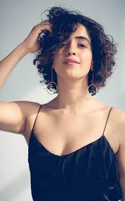 Full hd actress wallpaper, get the latest celebrity hot actress pics, hot wallpapers of famous full hd free desktop bollywood and hollywood actress wallpaper. Sanya Malhotra Indian Actress 4k Ultra Hd Mobile Wallpaper
