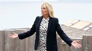 She served as the second lady of the united states for two terms from 2009 to 2017. Wqsnlrvwlhpapm