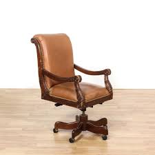 This Traditional Office Chair Is Featured In A Solid Wood With A Glossy Cherry Finish This Desk Chair Is Upholste Chair Office Chair Traditional Office Chairs