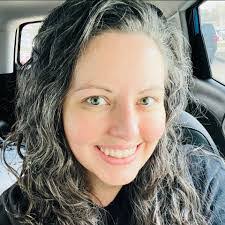 Roslyn Nielsen's Instagram, Twitter & Facebook