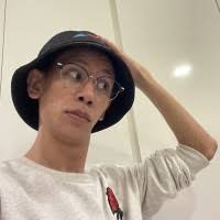 1100+ perfiles de «Loy»