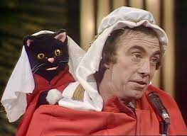 OUT OF TOWN with Jack Hargreaves *New Episode*🚨 'Kingfishers and Corn  Flail' (1981)📺 Jack joins David Boag as he trains rescued kingfishers to  catch minnows. He then witnesses how corn was threshed