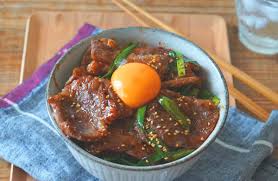 献立ピリ辛みそで！カルビ丼