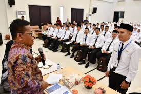 Maksud dari pegawai non manajemen dan non supervisor. Maaf Pns Dan Pegawai Bumn Tetap Masuk Kantor 22 Mei Harian Merdekaharian Merdeka
