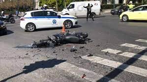 Πολιτικές διαστάσεις προσλαμβάνει το σοβαρότατο περιστατικό, το οποίο εκτυλίχθηκε έξω από τη βουλή το μεσημέρι της παρασκευής 12/03, όπου αστυνομικός της φρουράς της ντόρας μπακογιάννη. Nlyfk5mtvkf1qm